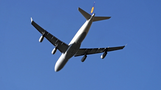 Angst vor dem Fliegen? - Ich habe sie bekämpft! 4 flugzeug von unten1