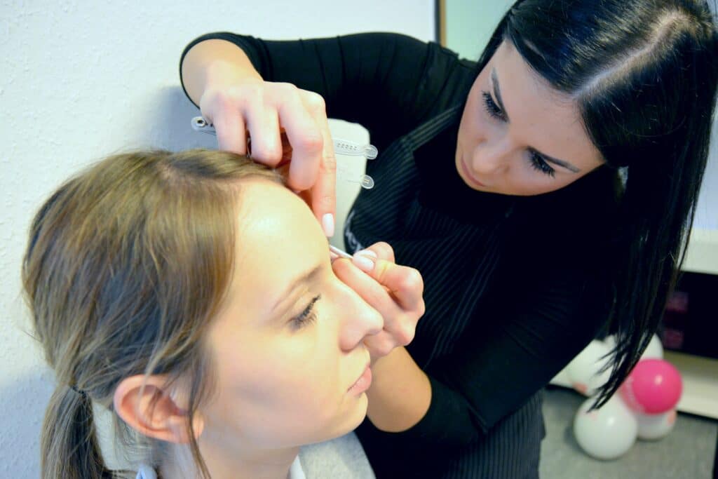 Der Benefit Makeup Workshop in Heilbronn + Schminktipps 14 benefit makeup seminar augenbrauen zeichnen1