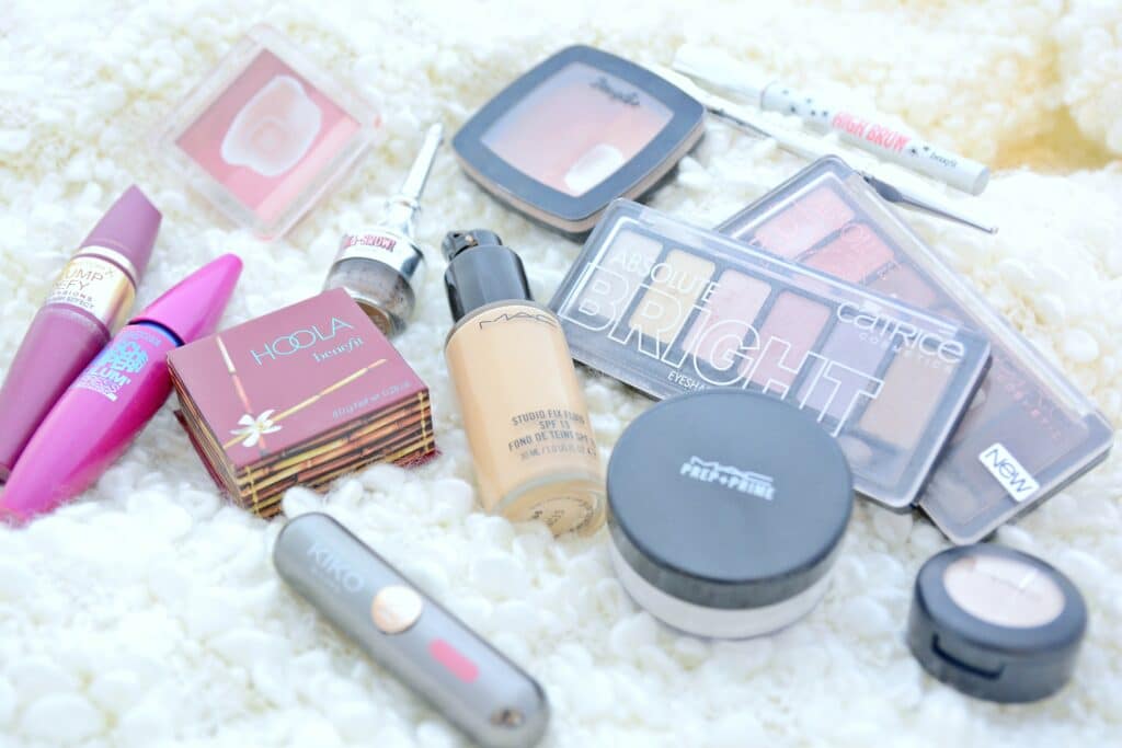 Valentine's Day Makeup: Styling für den Valentinstag 1 valentinstag makeup produkte1